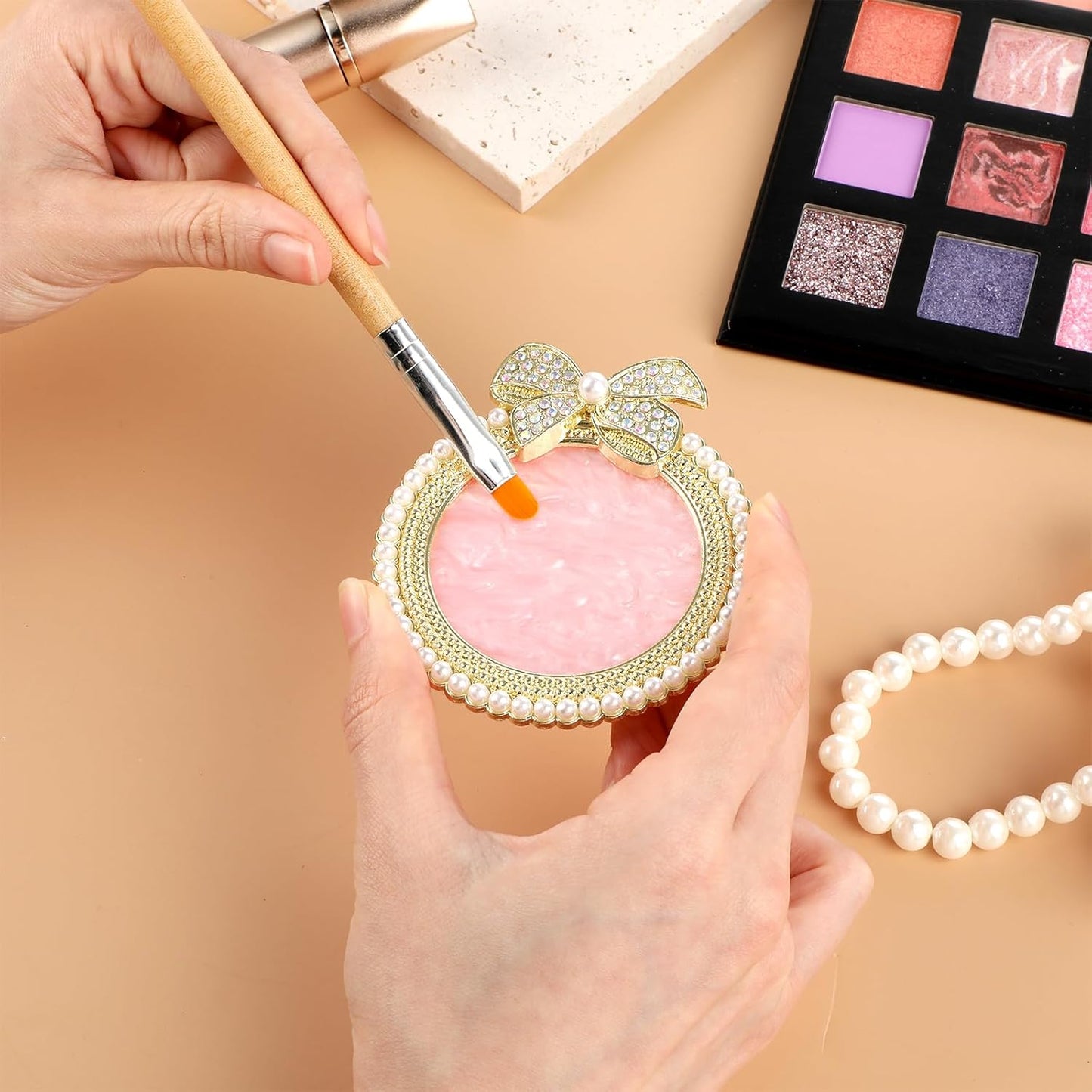 Resin Nail Art Palette, Nail Art Painting Mixed Color Palette Bow Decorated Nail Art Display Board with Pearls Nail Art Supplies Makeup Foundation Mixing Palette Manicure Tool