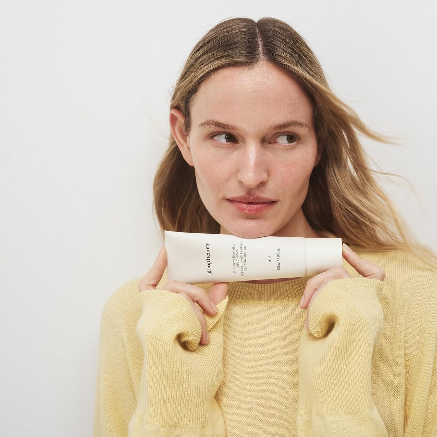 goop Beauty Exfoliating Jelly Cleanser | Face Wash to Clean & Smooth Skin | Squalane, Kakadu Plum, & Vitamin C | Moisturizes & Soothes Skin | Paraben & Silicone Free | 4 fl oz