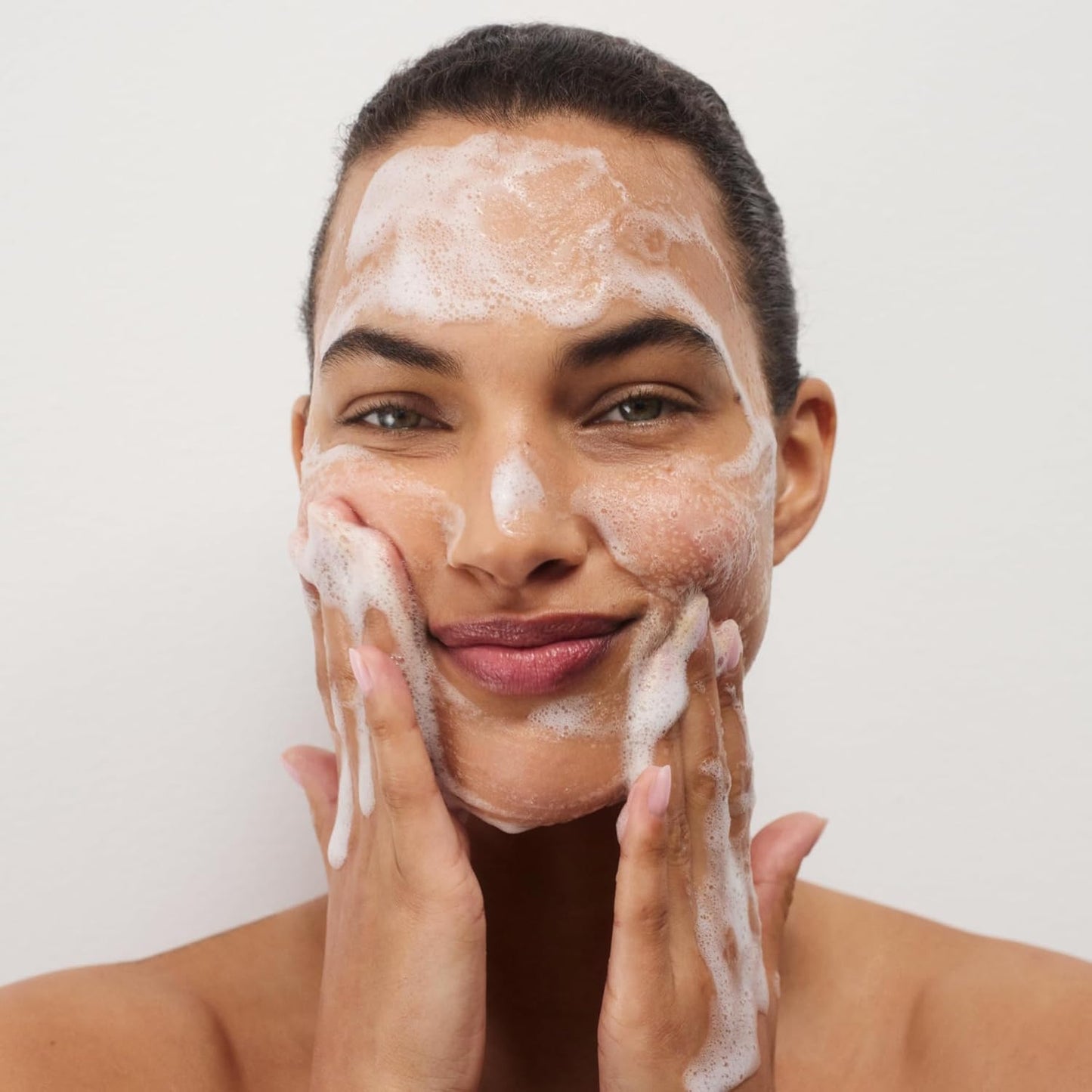 goop Beauty Daily Detox Foaming Cleanser | Hydrating Face Wash to Remove Makeup, Oil, & Dirt | Malachite, AHAs, & Glycerin | 5.2 fl oz