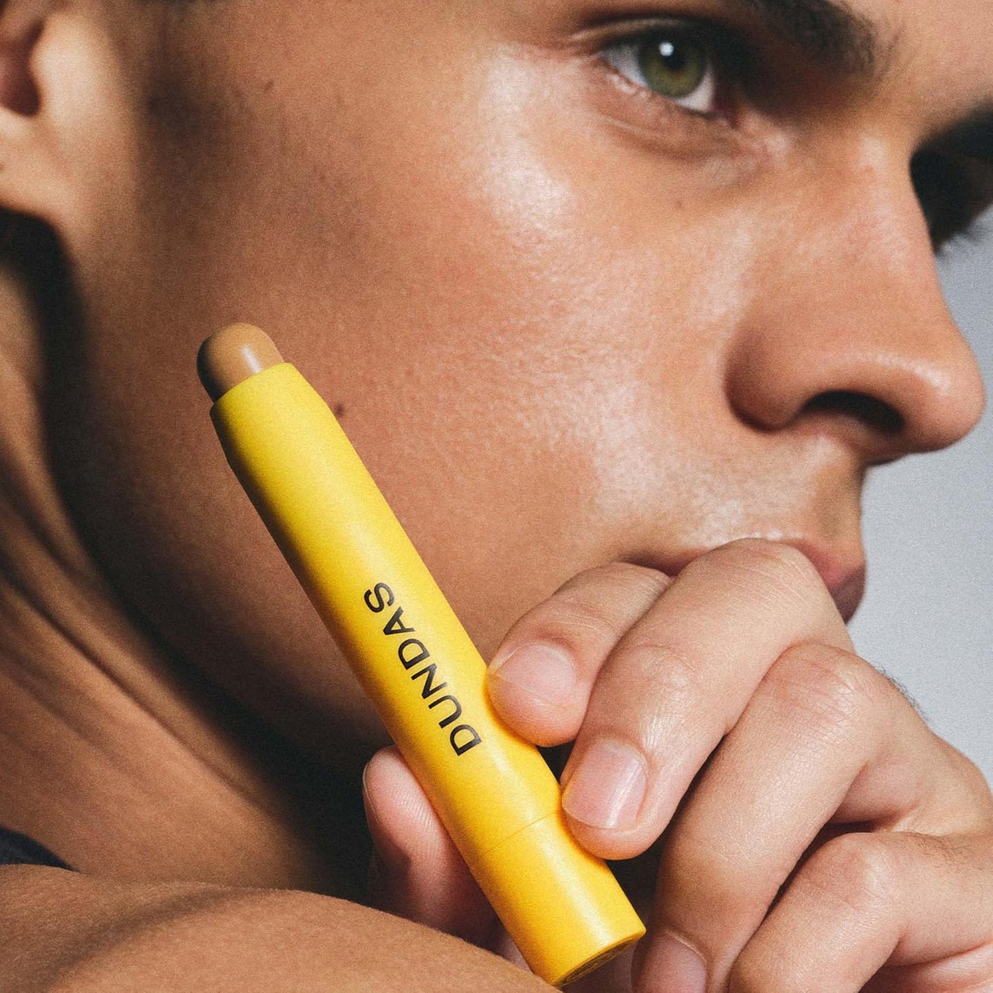 Dundas Undercover Enhancer Concealer Stick, Face Makeup for Natural Glowy Finish, Blurs Imperfections & Under Eye, Lightweight Medium Coverage, For All Skin Types, Gender Neutral, (Filter 7)