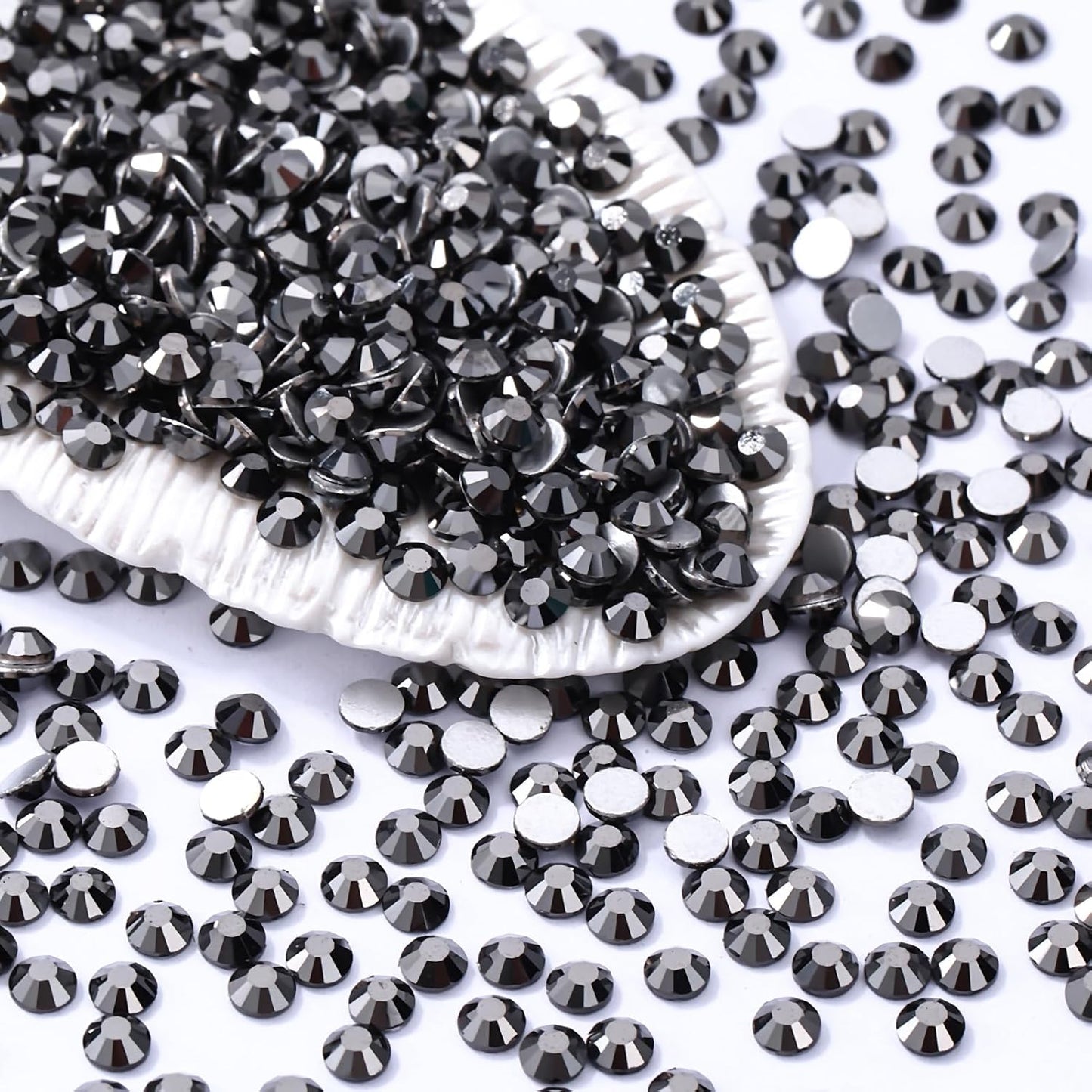 Black Hematite Flatback Rhinestones, Glass Rhinestones for Nail Art and Craft, Glue Fix, Loose Crystal Gemstones(Black Hematite, SS4, 1440pcs, 1.5-1.7mm)
